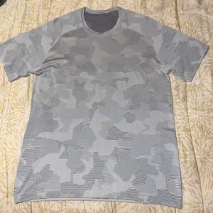 lululemon mens  t-shirt